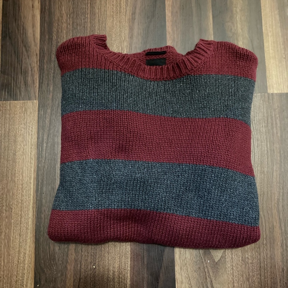 knitted sweater red and gray